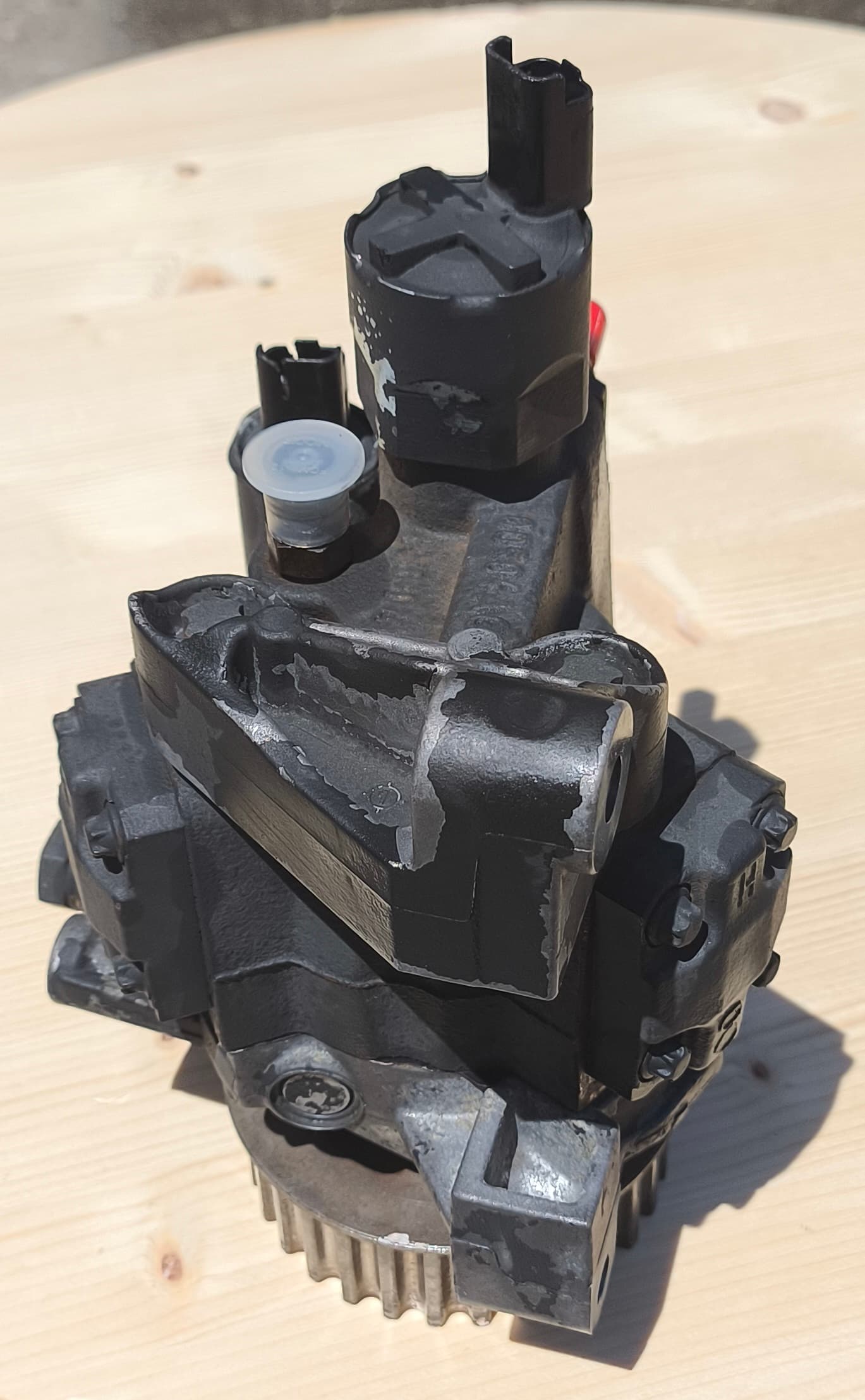High-pressure fuel pump (TNVD) with pulley 1.5 dCi thumbnail 10