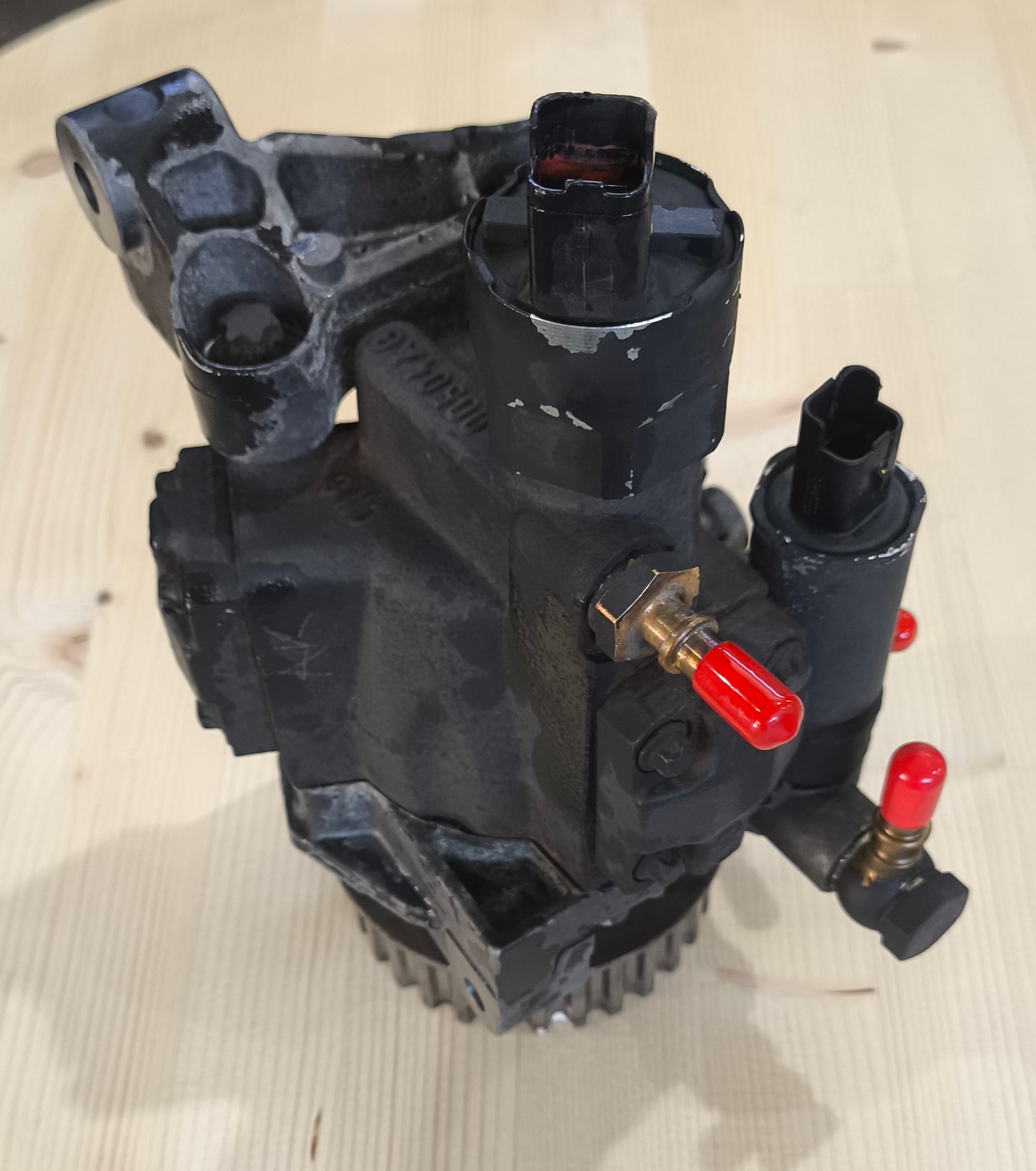 High-pressure fuel pump (TNVD) with pulley 1.5 dCi thumbnail 2