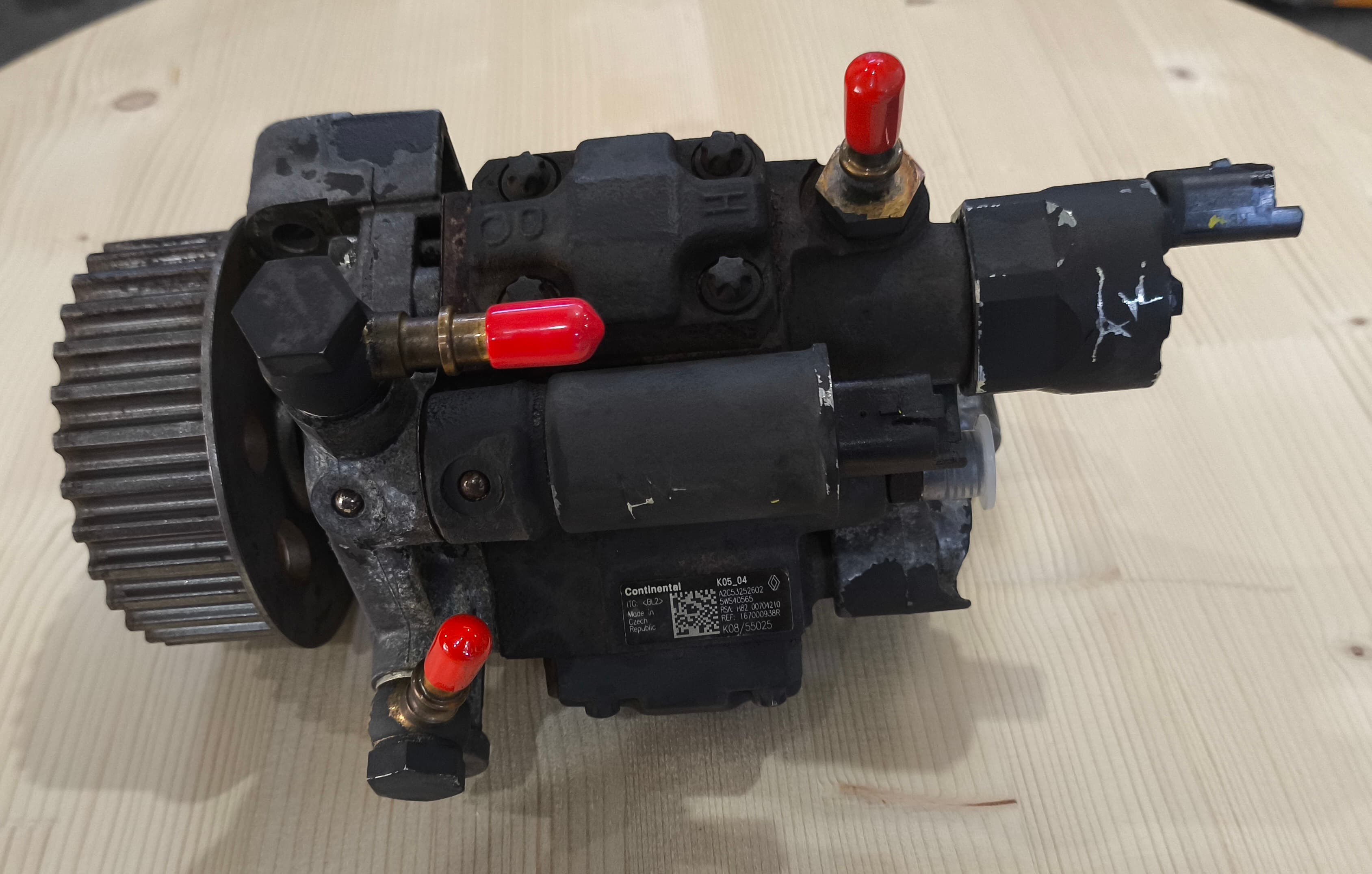 High-pressure fuel pump (TNVD) with pulley 1.5 dCi thumbnail 8